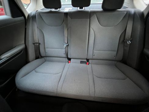 Used 2025 Kia K4 LXS image 39