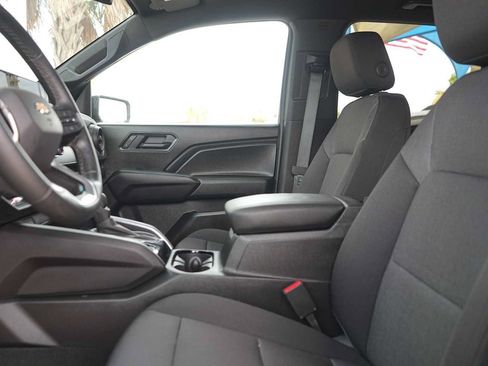 Used 2025 Chevrolet Colorado W/T w/ WT Convenience Package II RWD image 11