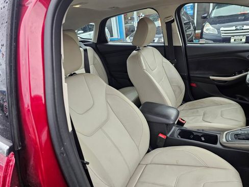 Used 2017 Ford Focus Titanium w/ Titanium Technology Package image 12