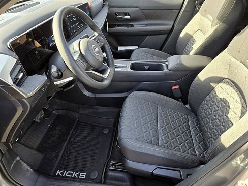 New 2026 Nissan Kicks SV image 9