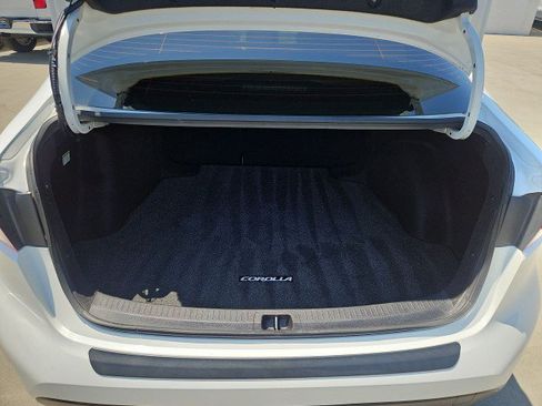 Used 2021 Toyota Corolla LE w/ Carpet Mat Package (TMS) FWD image 25