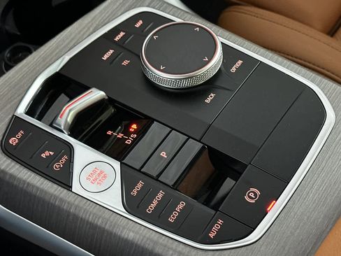 Used 2025 BMW M440i Coupe w/ Premium Package image 21