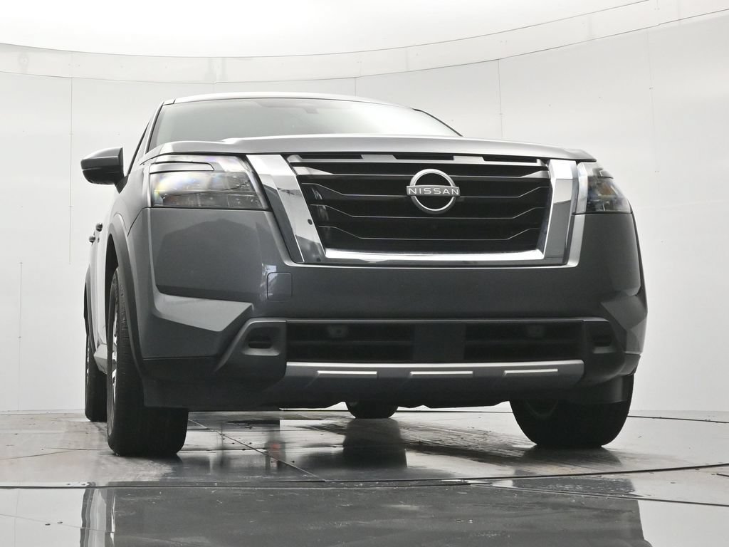 Used 2025 Nissan Pathfinder SL AWD/4WD image 38