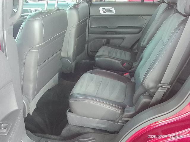 Used 2015 Ford Explorer XLT w/ Equipment Group 202A AWD/4WD image 5