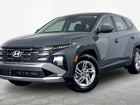 Certified 2026 Hyundai Tucson SE FWD image 3