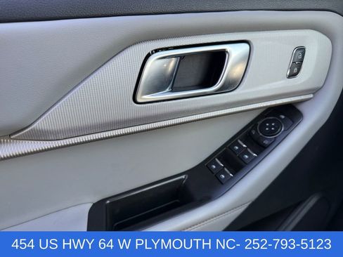 Certified 2025 Ford Explorer Active w/ Active Comfort Package AWD/4WD image 19