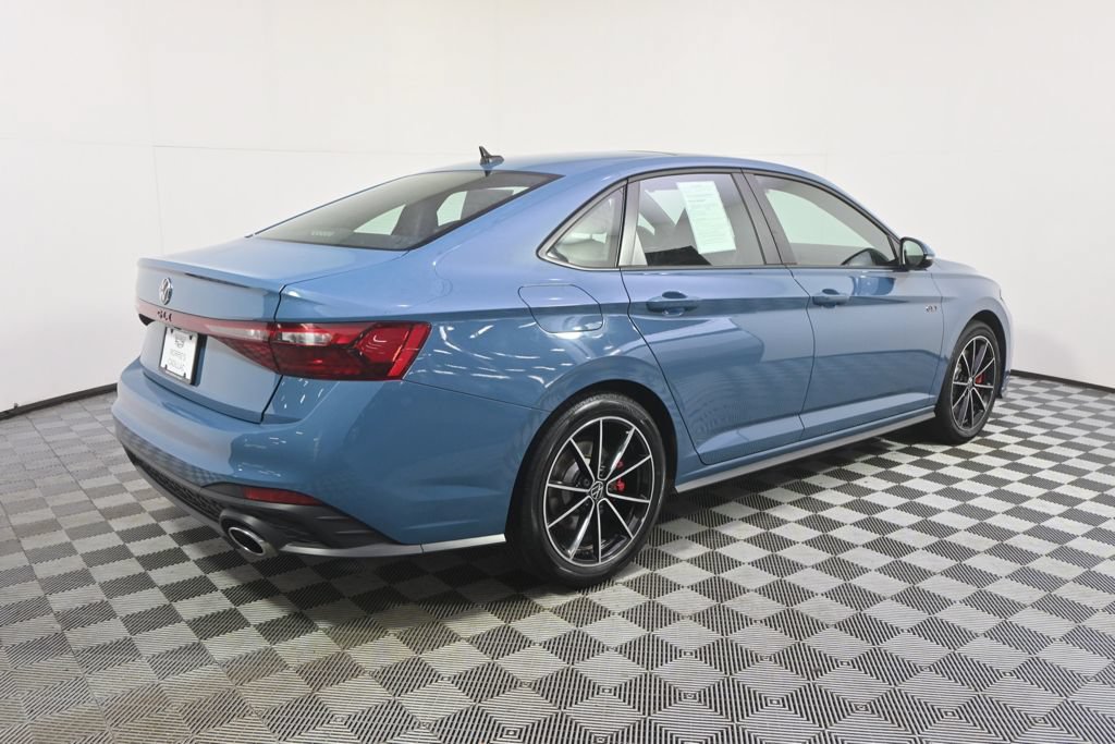 Used 2025 Volkswagen Jetta GLI Autobahn FWD image 7