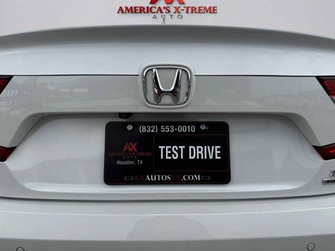 Used 2018 Honda Accord Touring image 16