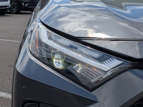 Used 2025 Toyota RAV4 LE image 9