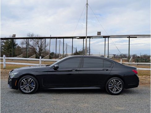 Used 2020 BMW 750i xDrive w/ Executive Package image 4