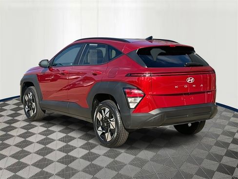Used 2025 Hyundai Kona SEL image 4