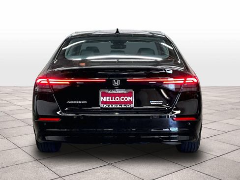 Used 2024 Honda Accord Touring image 7