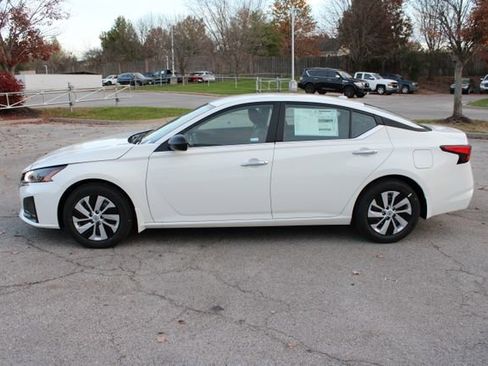 New 2025 Nissan Altima 2.5 S image 4