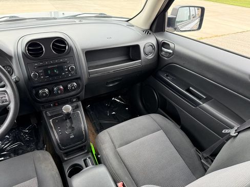 Used 2016 Jeep Patriot Sport w/ Power Value Group AWD/4WD image 21
