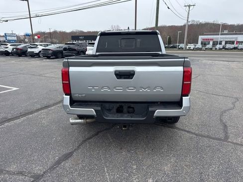 Used 2025 Toyota Tacoma SR5 w/ SR5 Upgrade Package AWD/4WD image 7