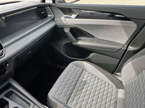 New 2025 Volkswagen Tiguan S AWD/4WD image 24