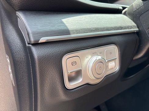 Used 2025 Mercedes-Benz GLE 450e 4MATIC image 14