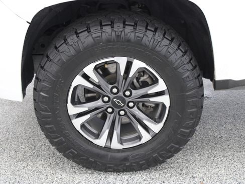 Used 2021 Chevrolet Colorado Z71 w/ Safety Package AWD/4WD image 11