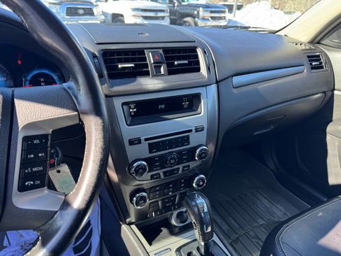 Used 2010 Ford Fusion SEL image 19