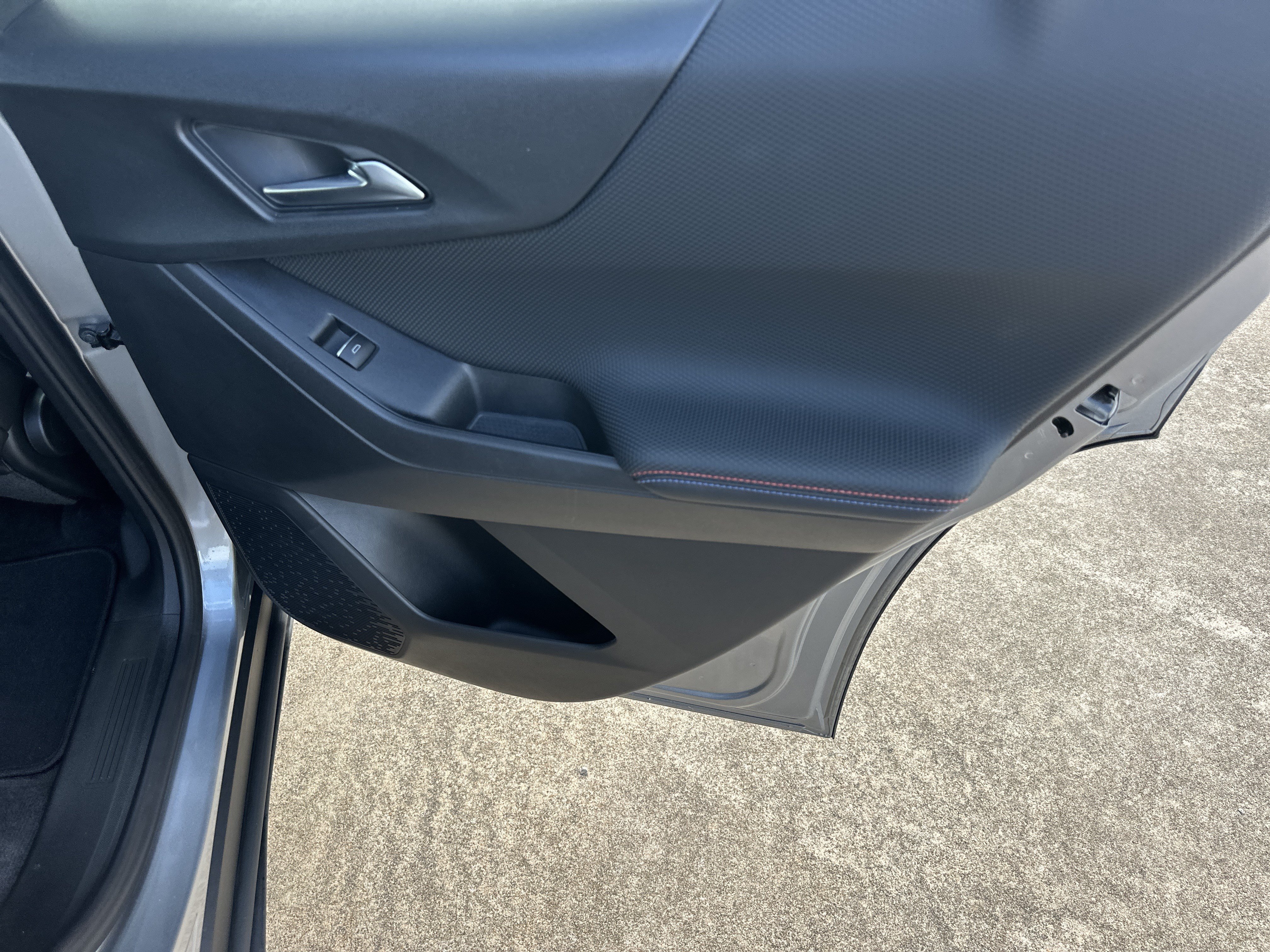 Certified 2025 Chevrolet Equinox RS AWD/4WD image 17