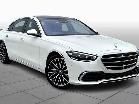 Used 2022 Mercedes-Benz S 500 4MATIC image 3