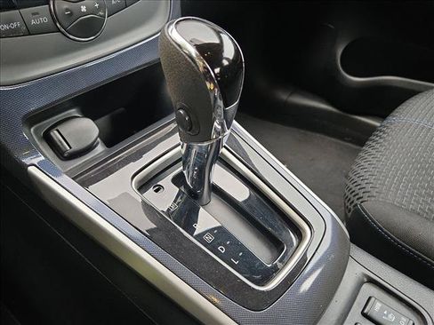 Used 2018 Nissan Sentra SR w/ Technology Package FWD image 9