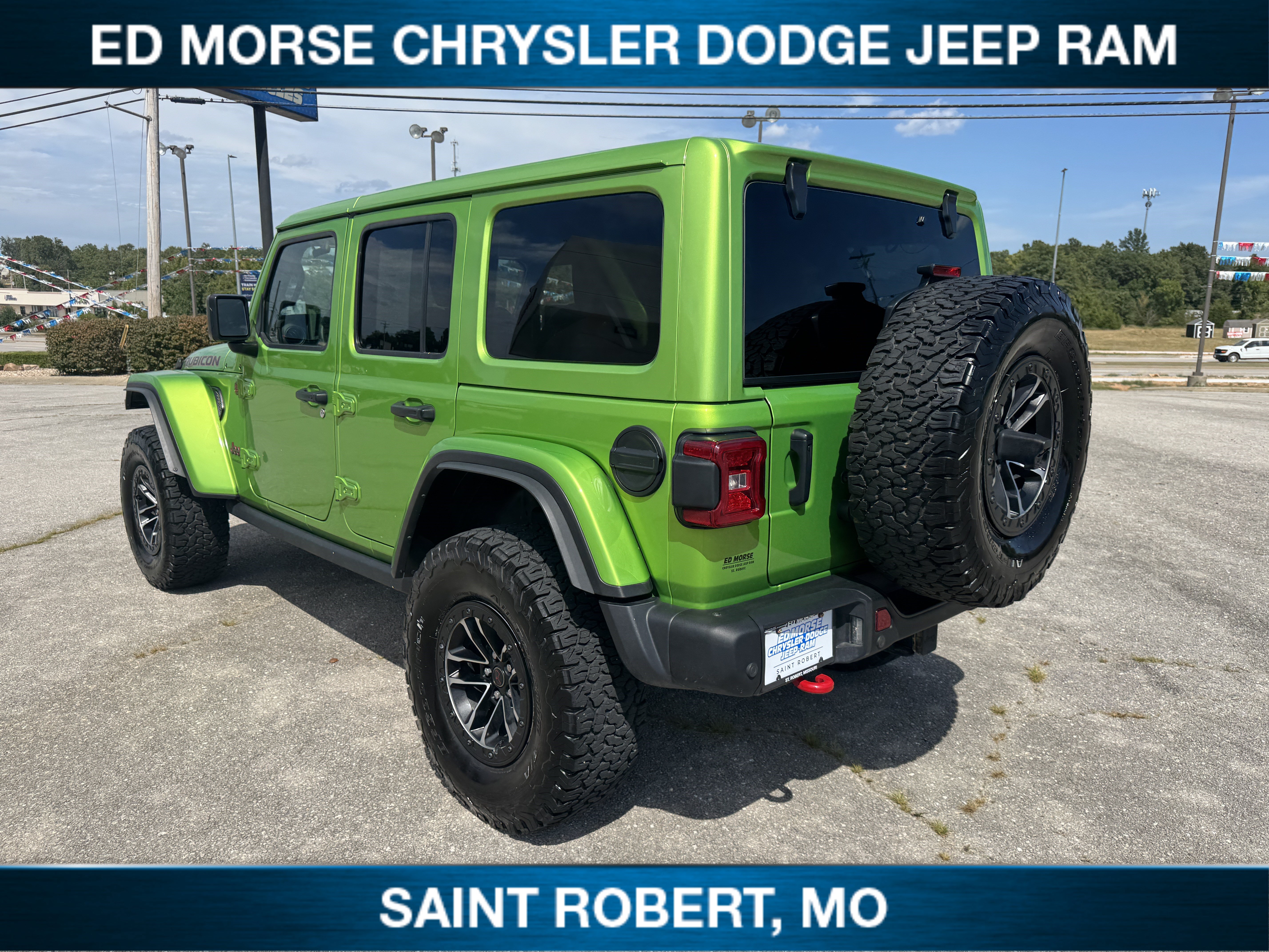 Used 2025 Jeep Wrangler Unlimited Rubicon AWD/4WD image 5