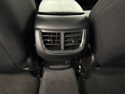 Used 2025 Chevrolet Malibu LT image 34