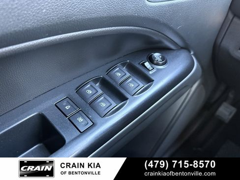 Used 2022 Chevrolet Colorado LT w/ LT Convenience Package image 11