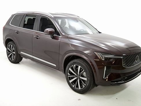 Used 2025 Volvo XC90 B6 Core w/ Protection Package image 4