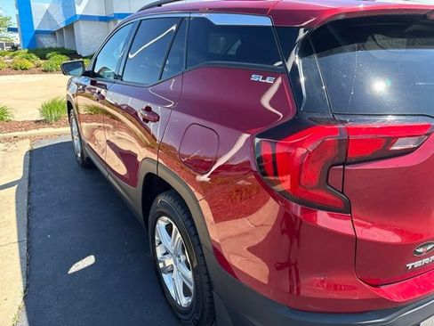 Used 2020 GMC Terrain SLE AWD/4WD image 3