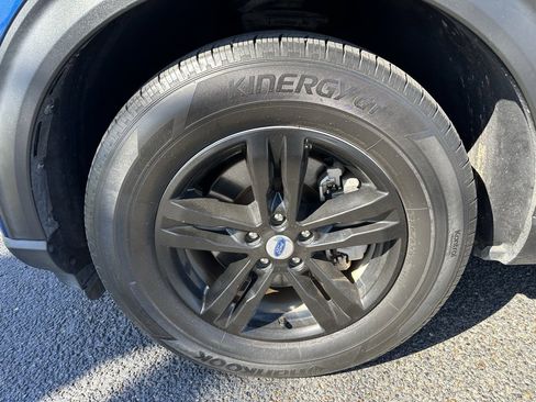 Used 2022 Ford Explorer XLT w/ Class IV Trailer Tow Package image 11