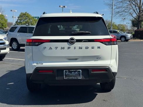 Used 2024 Nissan Pathfinder SV image 13