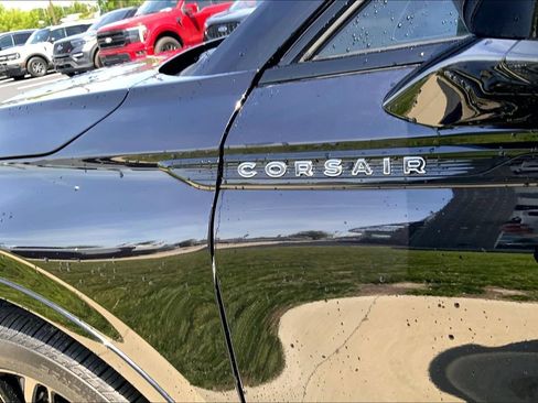 Used 2024 Lincoln Corsair AWD w/ Equipment Group 101A image 4