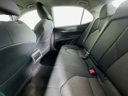 Used 2021 Toyota Camry LE image 23