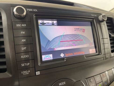 Used 2011 Toyota Sienna Limited image 13