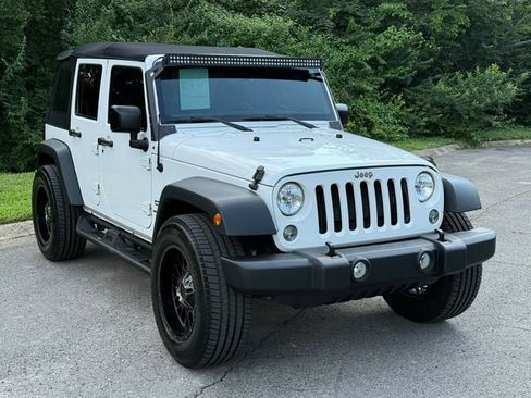 Used 2018 Jeep Wrangler Unlimited Sport S AWD/4WD image 8