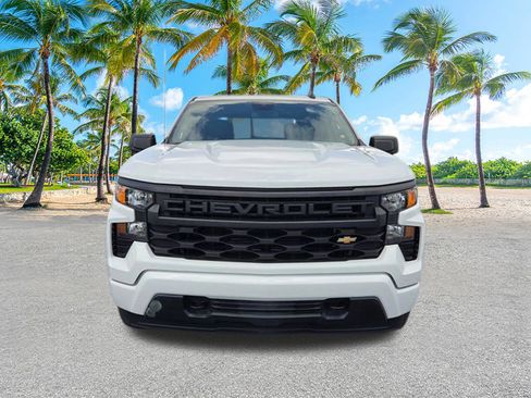 Used 2022 Chevrolet Silverado 1500 Custom image 2