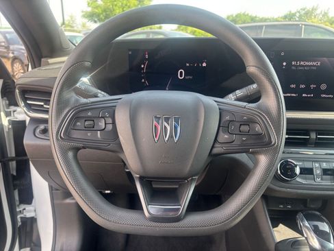 Used 2025 Buick Envista Sport Touring FWD image 27