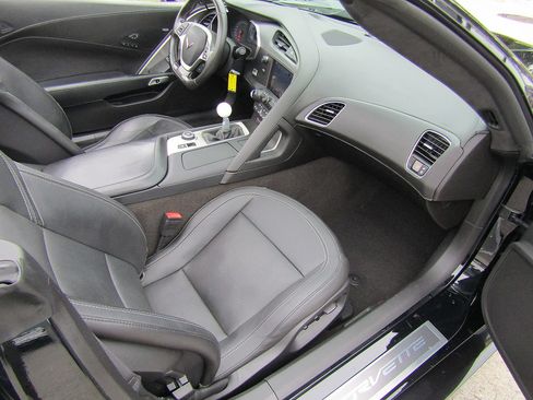 Used 2016 Chevrolet Corvette Z06 w/ 3LZ Preferred Equipment Group RWD image 13