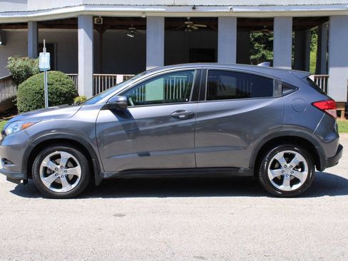 Used 2017 Honda HR-V EX image 4