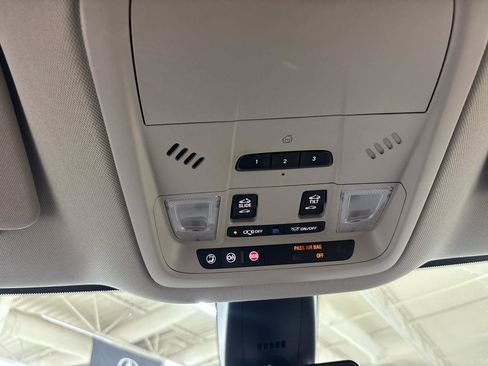 Used 2018 Buick Enclave Avenir w/ Avenir Technology Package FWD image 44