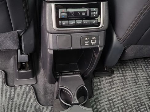 Used 2025 Subaru Ascent Bronze Edition AWD/4WD image 18