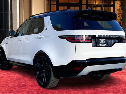 New 2026 Land Rover Discovery Limited Edition image 3