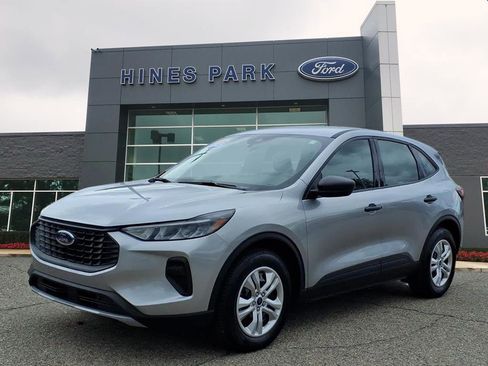 Used 2023 Ford Escape FWD image 3