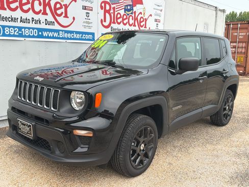 Used 2023 Jeep Renegade Latitude AWD/4WD image 5