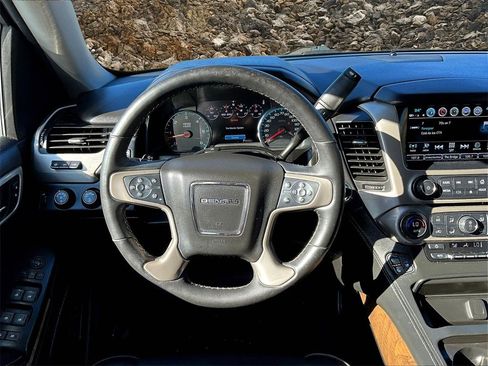 Used 2019 GMC Yukon XL Denali w/ Denali Ultimate Package image 5