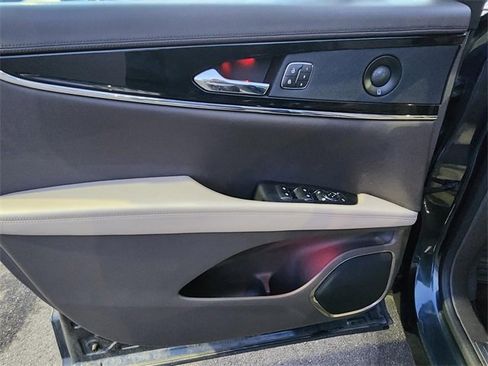 Used 2021 Lincoln Nautilus Reserve w/ Equipment Group 201A image 19