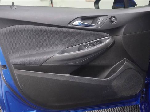 Used 2018 Chevrolet Cruze LT w/ Convenience Package FWD image 29