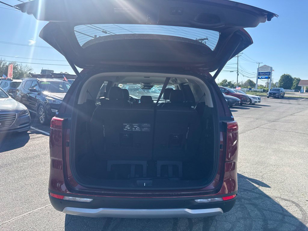 Used 2024 Kia Carnival EX FWD image 7
